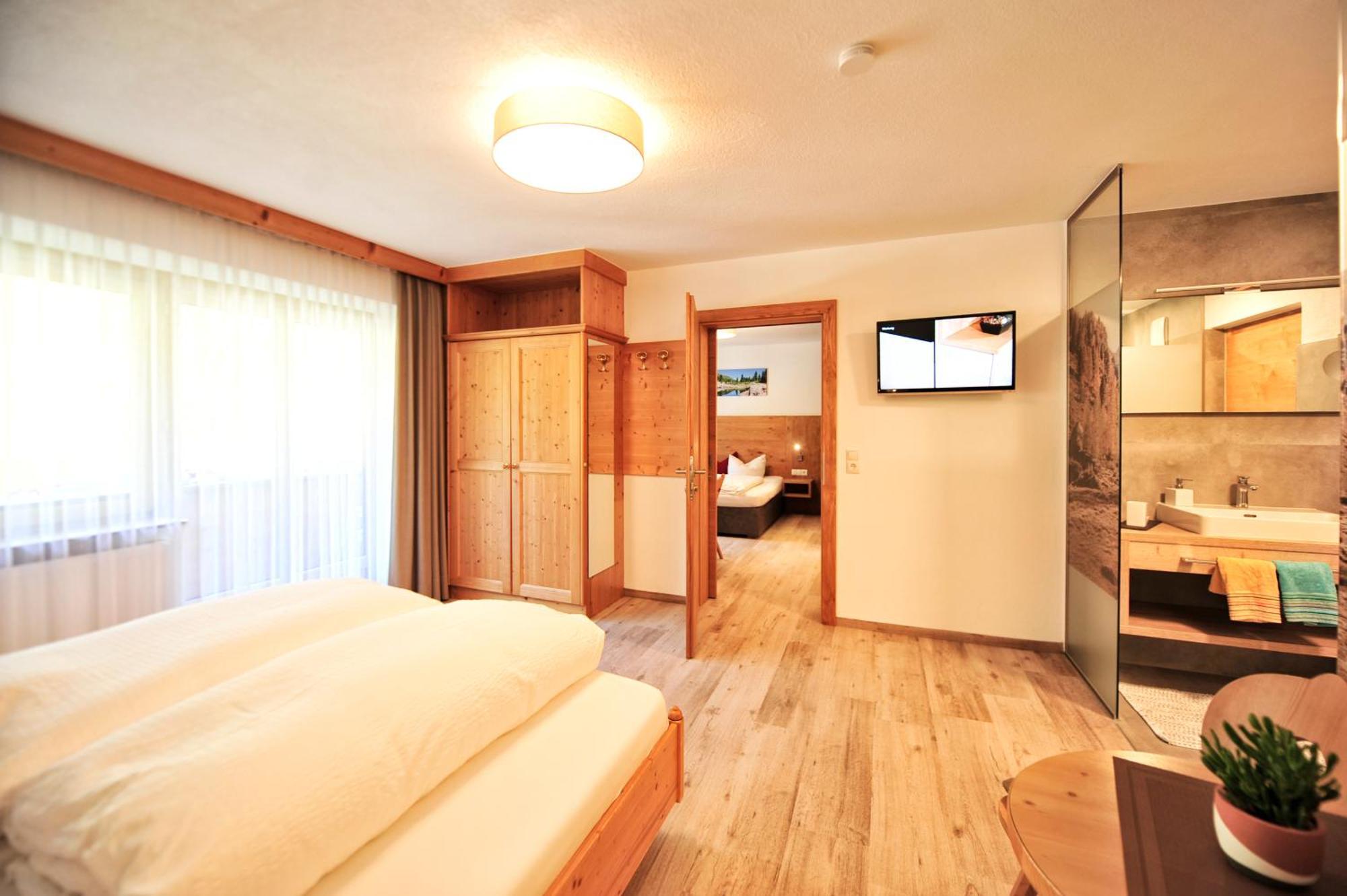 Baeckerei Schranz Bed & Breakfast Sankt Leonhard im Pitztal Exterior photo
