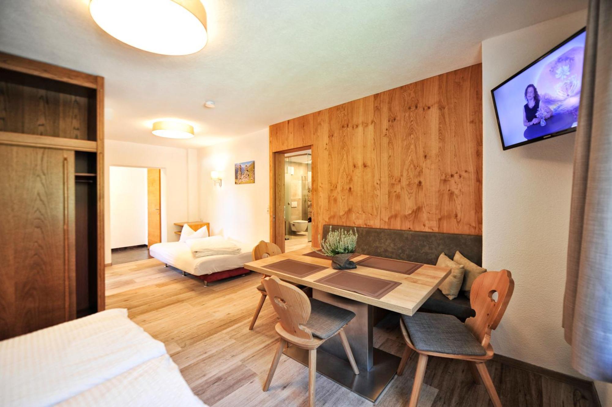 Baeckerei Schranz Bed & Breakfast Sankt Leonhard im Pitztal Exterior photo